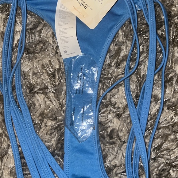 Fabletics High Waist Strappy Bottom Size Medium - Picture 3 of 4